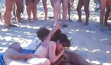 摩根戴恩在她的青少年时代拿了一个鸡巴
